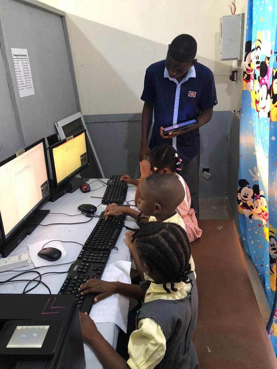 ICT lesson — peer support